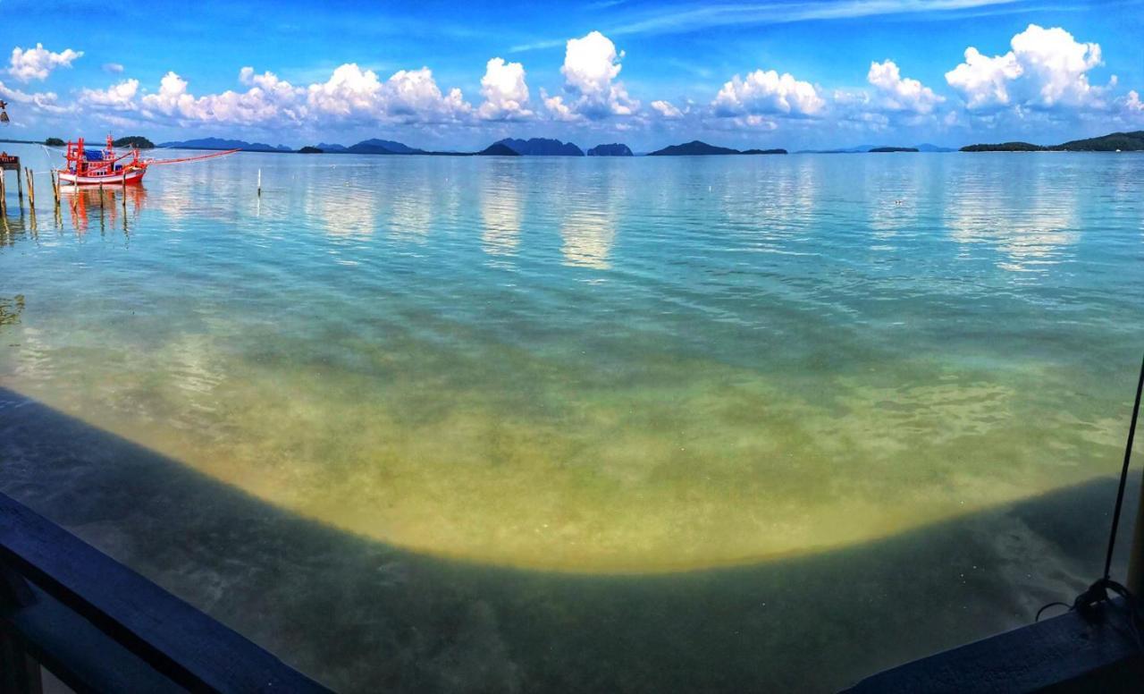 เดอะ แมงโกรฟ โอลด์ทาวน์ Hotel เกาะลันตา ภายนอก รูปภาพ