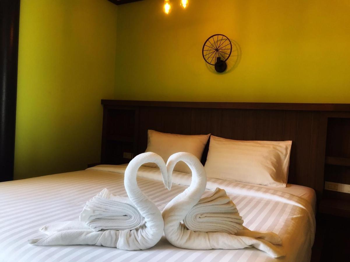 เดอะ แมงโกรฟ โอลด์ทาวน์ Hotel เกาะลันตา ภายนอก รูปภาพ