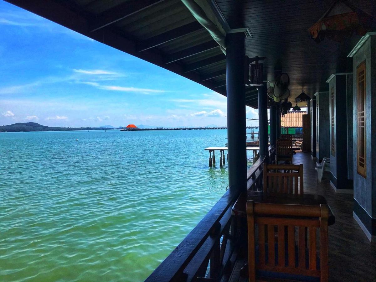 เดอะ แมงโกรฟ โอลด์ทาวน์ Hotel เกาะลันตา ภายนอก รูปภาพ