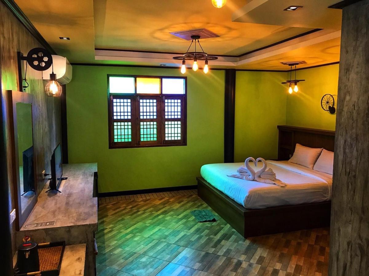 เดอะ แมงโกรฟ โอลด์ทาวน์ Hotel เกาะลันตา ภายนอก รูปภาพ