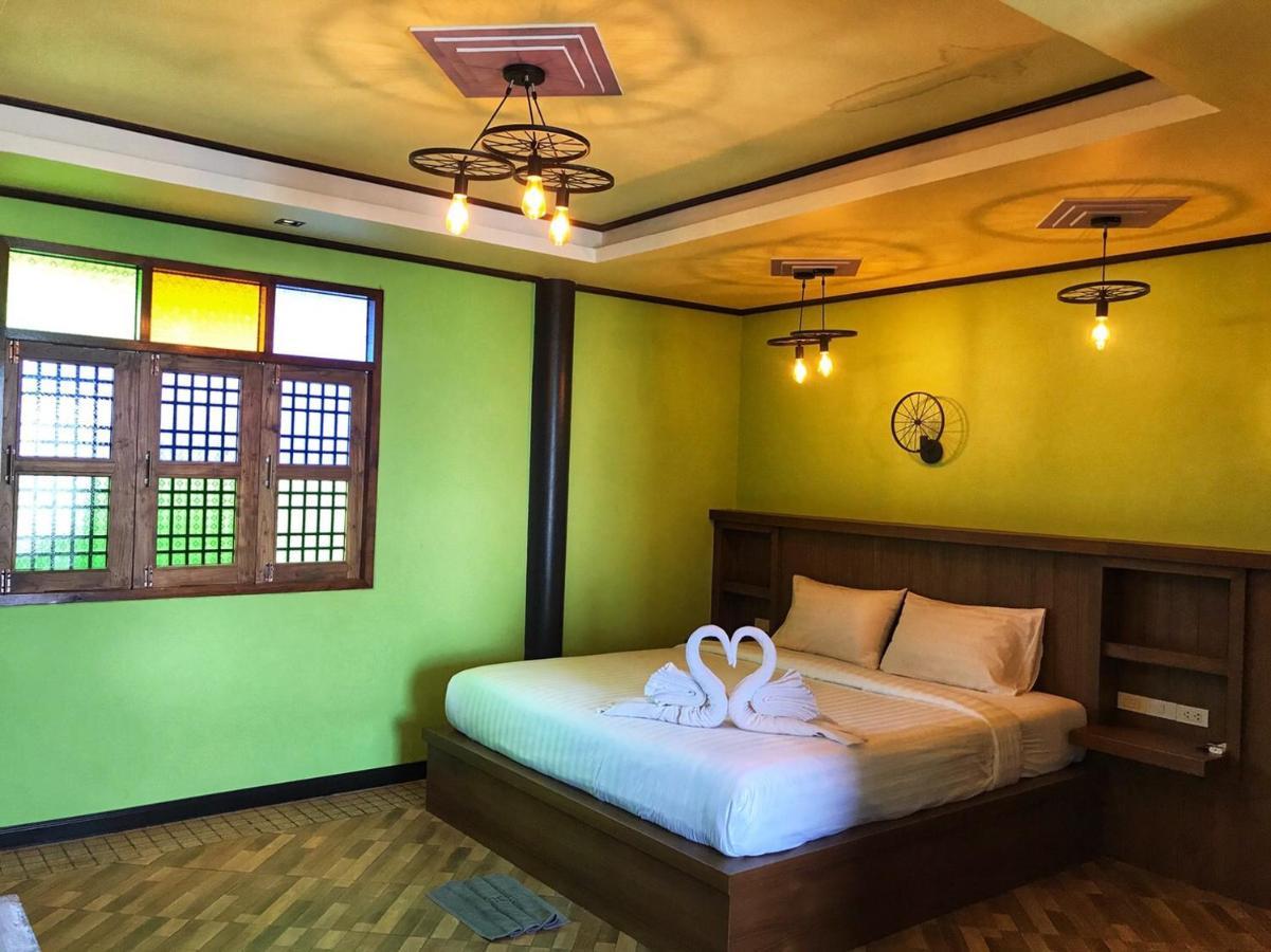 เดอะ แมงโกรฟ โอลด์ทาวน์ Hotel เกาะลันตา ภายนอก รูปภาพ