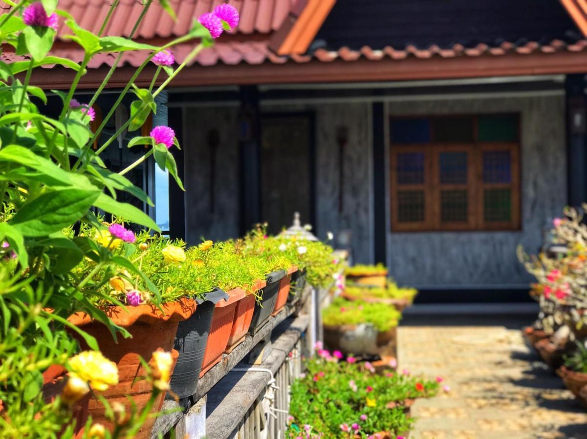 เดอะ แมงโกรฟ โอลด์ทาวน์ Hotel เกาะลันตา ภายนอก รูปภาพ