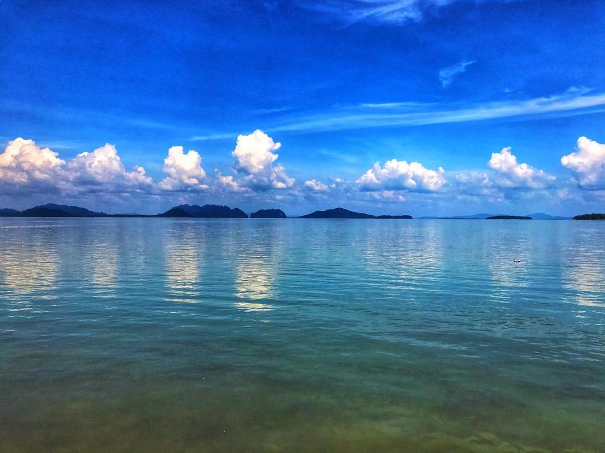 เดอะ แมงโกรฟ โอลด์ทาวน์ Hotel เกาะลันตา ภายนอก รูปภาพ