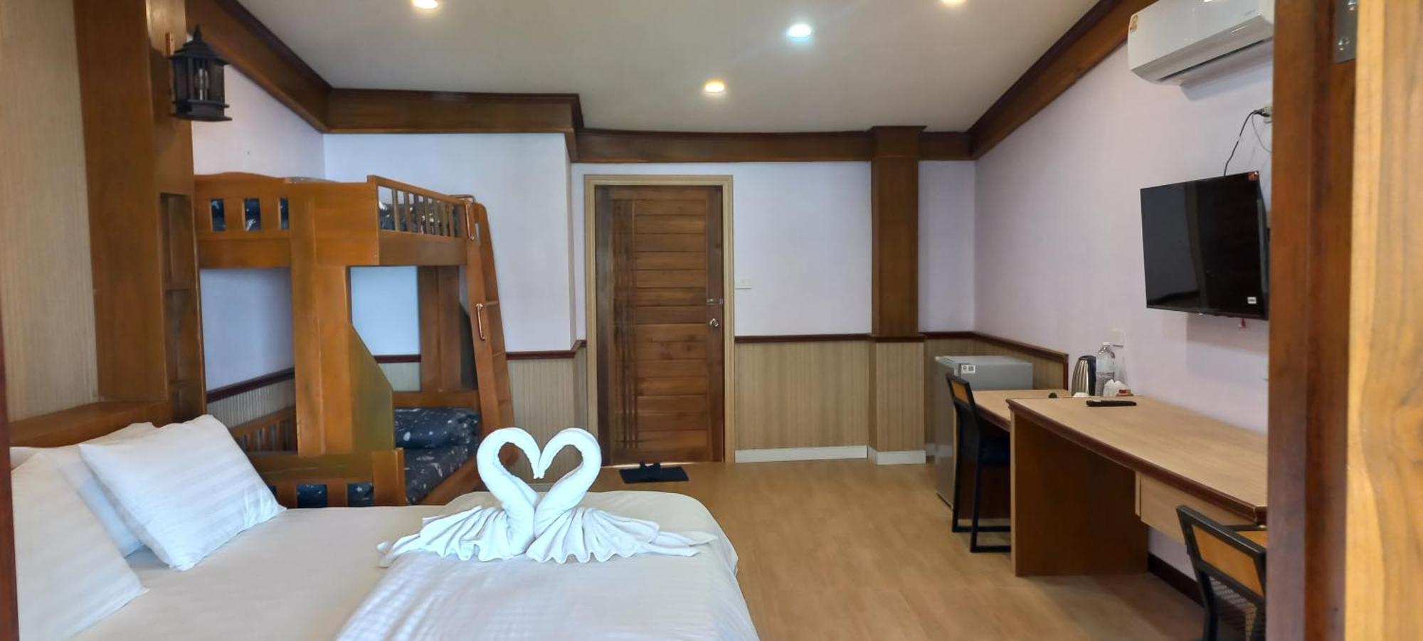 เดอะ แมงโกรฟ โอลด์ทาวน์ Hotel เกาะลันตา ภายนอก รูปภาพ